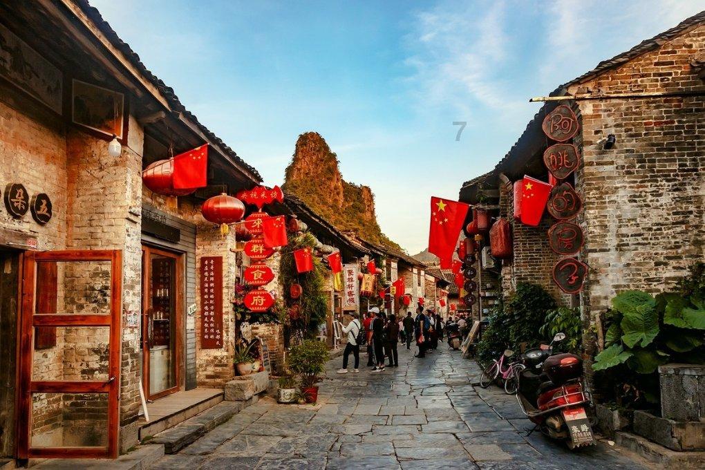《狗剩快跑》告诉我们，当女配太惊艳时，女主可以去打酱油了